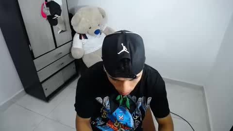 Snapshot of jersiherberth chatting on May 1, 11:48 am jersiherberth online show from May 1, 11:48 am