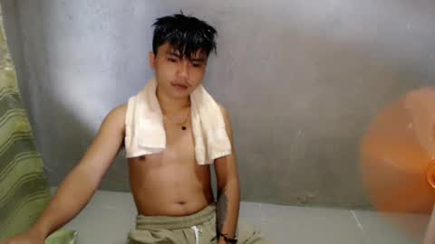 Snapshot of jerwinpenas00 chatting on June 14, 7:10 am jerwinpenas00 online show from June 14, 7:10 am