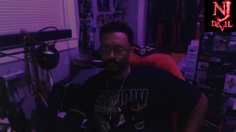 Snapshot of jerzey2k2 chatting on May 7, 2:06 am Jerzey2k2 aka the Alpha online show from May 7, 2:06 am