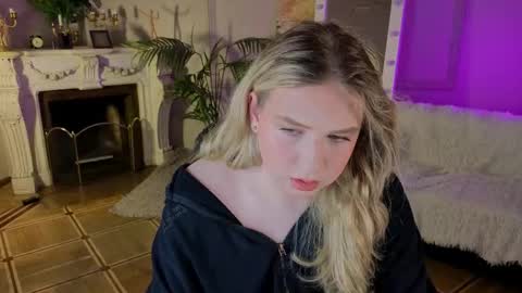 jes_solar online show from November 6, 10:21 pm