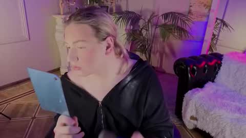 jes_solar online show from November 7, 9:59 pm