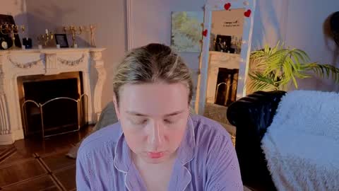 Snapshot of jes_solar chatting on April 3, 9:24 pm jes_solar online show from April 3, 9:24 pm