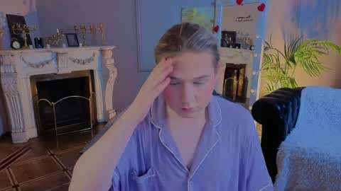 Snapshot of jes_solar chatting on April 8, 9:59 pm jes_solar online show from April 8, 9:59 pm