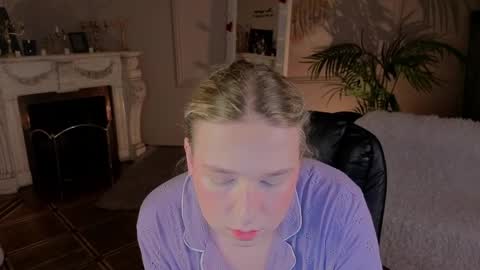 Snapshot of jes_solar chatting on April 9, 10:04 pm jes_solar online show from April 9, 10:04 pm