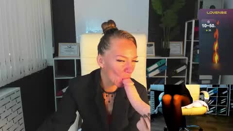 jesica_moon_peachy online show from September 13, 1:38 am
