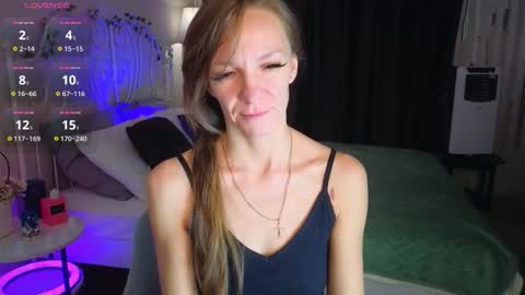 Snapshot of jesica_moon_peachy chatting on November 15, 1:36 am jesica_moon_peachy online show from November 15, 1:36 am