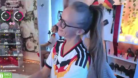 jesica_moon_peachyy online show from July 4, 4:18 am