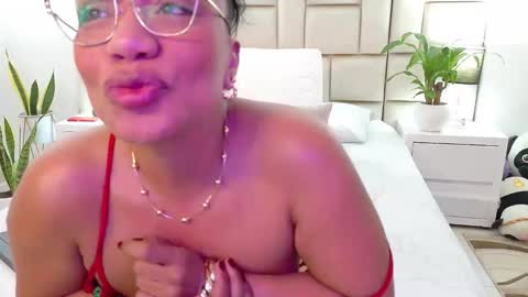 Snapshot of jesicataylorx chatting on April 3, 12:47 pm JESICA online show from April 3, 12:47 pm