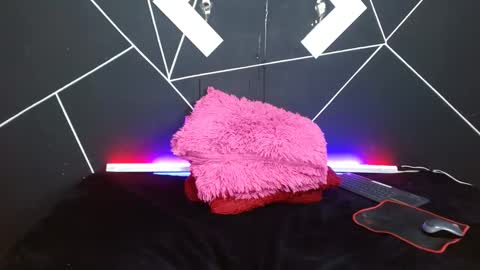 Snapshot of jesiclark chatting on January 19, 2:57 am sofi online show from January 19, 2:57 am