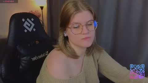  JessieVibes online show from June 13, 2:04 pm