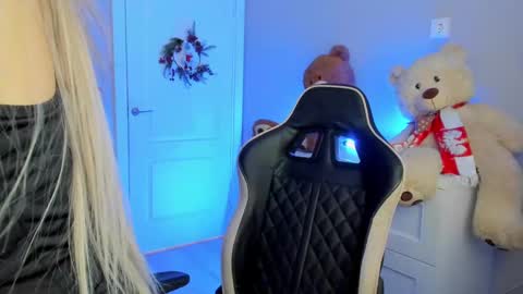 Snapshot of jess1ca_rabb1t chatting on December 2, 6:52 am jess1ca_rabb1t online show from December 2, 6:52 am