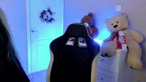 Snapshot of jess1ca_rabb1t chatting on December 2, 11:12 am jess1ca_rabb1t online show from December 2, 11:12 am