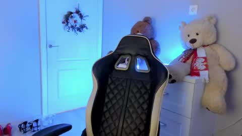 Snapshot of jess1ca_rabb1t chatting on December 6, 3:33 pm jess1ca_rabb1t online show from December 6, 3:33 pm