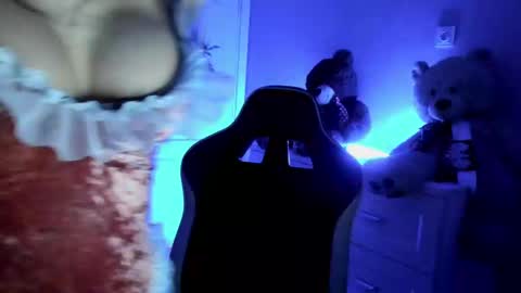 Snapshot of jess1ca_rabb1t chatting on December 7, 11:07 am jess1ca_rabb1t online show from December 7, 11:07 am