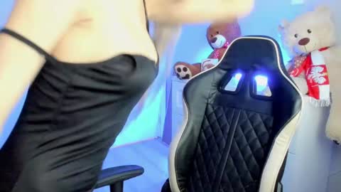 Snapshot of jess1ca_rabb1t chatting on December 11, 6:36 am jess1ca_rabb1t online show from December 11, 6:36 am