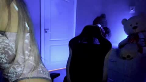 Snapshot of jess1ca_rabb1t chatting on December 15, 11:34 am jess1ca_rabb1t online show from December 15, 11:34 am