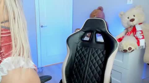 Snapshot of jess1ca_rabb1t chatting on December 17, 5:51 am jess1ca_rabb1t online show from December 17, 5:51 am