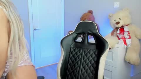 Snapshot of jess1ca_rabb1t chatting on January 16, 7:49 am jess1ca_rabb1t online show from January 16, 7:49 am