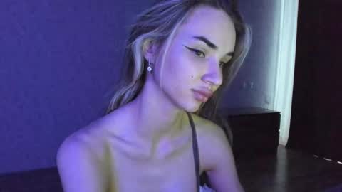 Snapshot of jess1ca_rabb1t chatting on November 15, 3:26 am jess1ca_rabb1t online show from November 15, 3:26 am