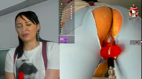 Snapshot of jess_benz chatting on December 26, 5:37 am Jessica online show from December 26, 5:37 am