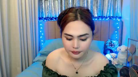 jess_goddes online show from June 8, 11:32 am