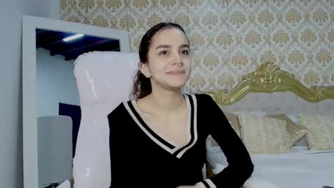 jessb_ online show from October 4, 7:34 pm