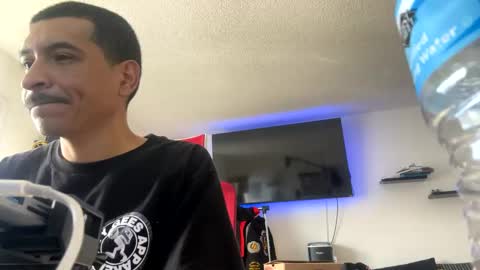 Snapshot of jesselopezcali chatting on January 7, 6:03 pm Hungjessy online show from January 7, 6:03 pm