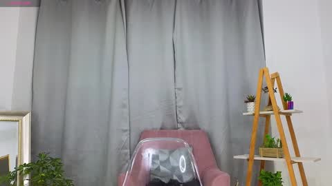 bella  adams online show from December 17, 11:49 pm