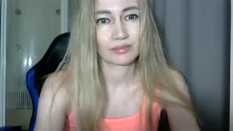 Snapshot of jessfox1 chatting on December 30, 1:37 am JessFox1 online show from December 30, 1:37 am