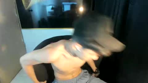 Snapshot of jesshot_bigcock chatting on June 11, 6:00 am jesshot_bigcock online show from June 11, 6:00 am