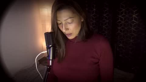 Jessica Gomez online show from January 6, 4:05 am