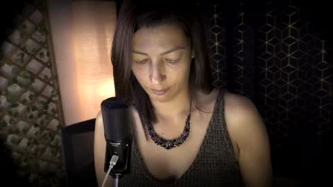 Jessica Gomez online show from April 4, 1:48 am