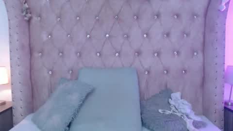 Jessica  online show from February 11, 12:15 am