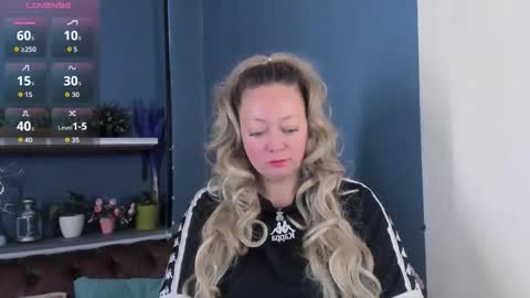 Snapshot of jessica_foxie chatting on October 2, 11:06 am Jessica online show from October 2, 11:06 am