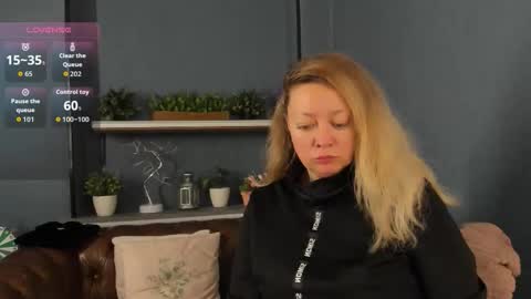 Snapshot of jessica_foxie chatting on October 15, 10:59 am Jessica online show from October 15, 10:59 am