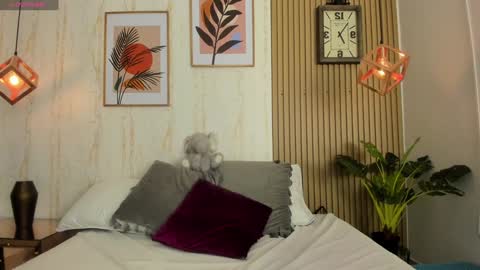 Jessica Pethersson  online show from December 10, 11:54 am