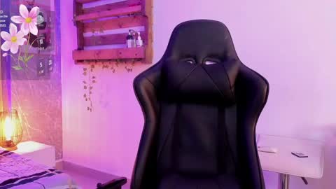 Jessica Pethersson  online show from December 15, 11:55 am