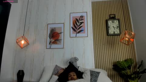 Jessica Pethersson  online show from December 29, 11:40 am