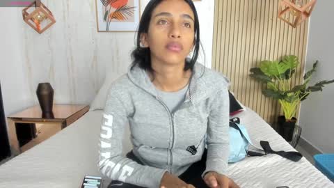 Jessica Pethersson  online show from January 8, 11:54 am