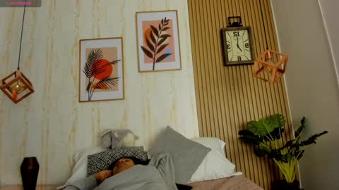 Jessica Pethersson  online show from January 17, 11:59 am