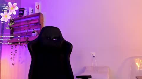 Jessica Pethersson  online show from February 8, 3:00 pm