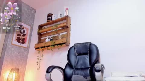 Jessica Pethersson  online show from March 8, 10:54 am