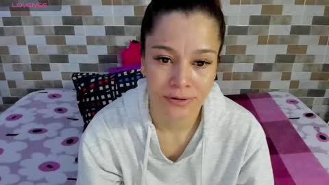 Snapshot of jessica_robertss chatting on May 5, 8:39 pm jessimodel independient online show from May 5, 8:39 pm