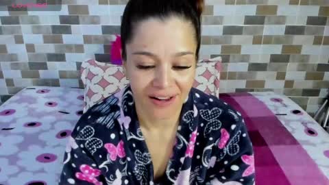 Snapshot of jessica_robertss chatting on May 24, 2:27 am jessimodel independient online show from May 24, 2:27 am
