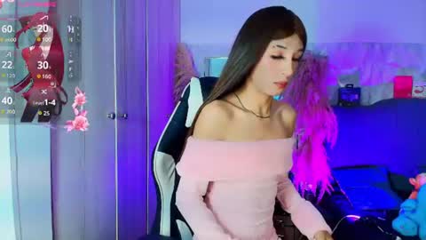 jessica_tan online show from July 22, 7:00 am