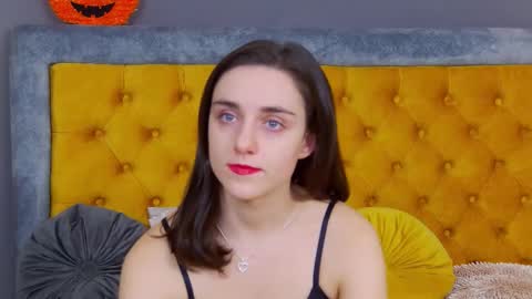 Snapshot of jessica_whitte_ chatting on November 17, 5:02 am Jessica White online show from November 17, 5:02 am