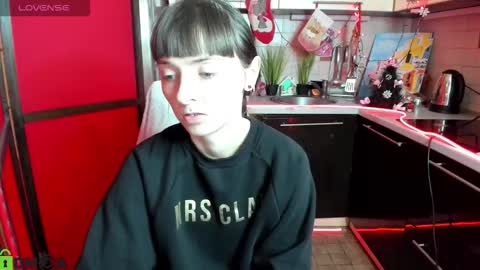 jessicaforris online show from December 17, 7:58 am