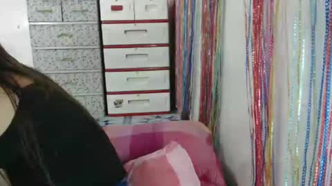 jessicajones_25 online show from December 3, 8:27 am