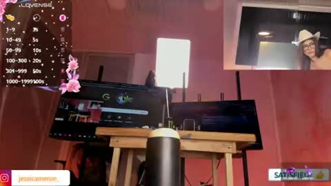 Snapshot of jessicameron chatting on June 25, 12:54 am JESSI AND NAOMI online show from June 25, 12:54 am
