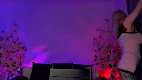Gloria   online show from December 26, 10:52 pm